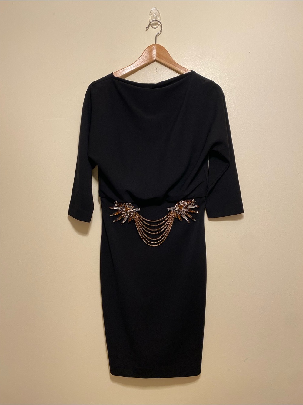 BADGLEY MISCHKA COUTURE Elegant  Black Sheath Dress with Embellished Chain Detai
